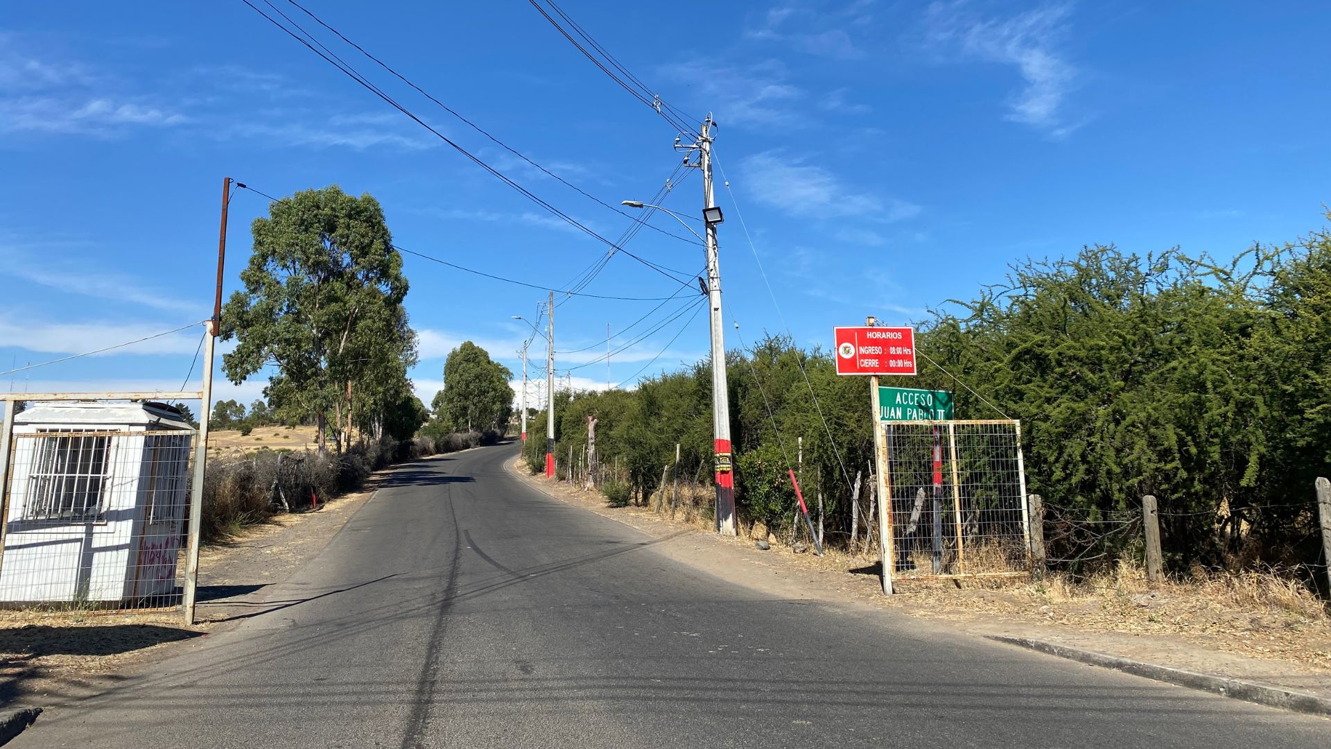 Fotografía de la carretera asfaltada